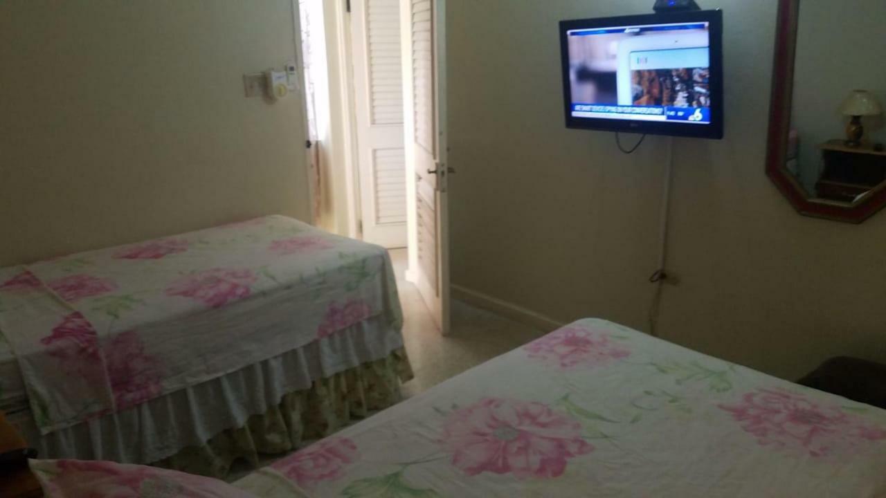 Ferienwohnung Chill On The Hill Ocho Rios Exterior foto